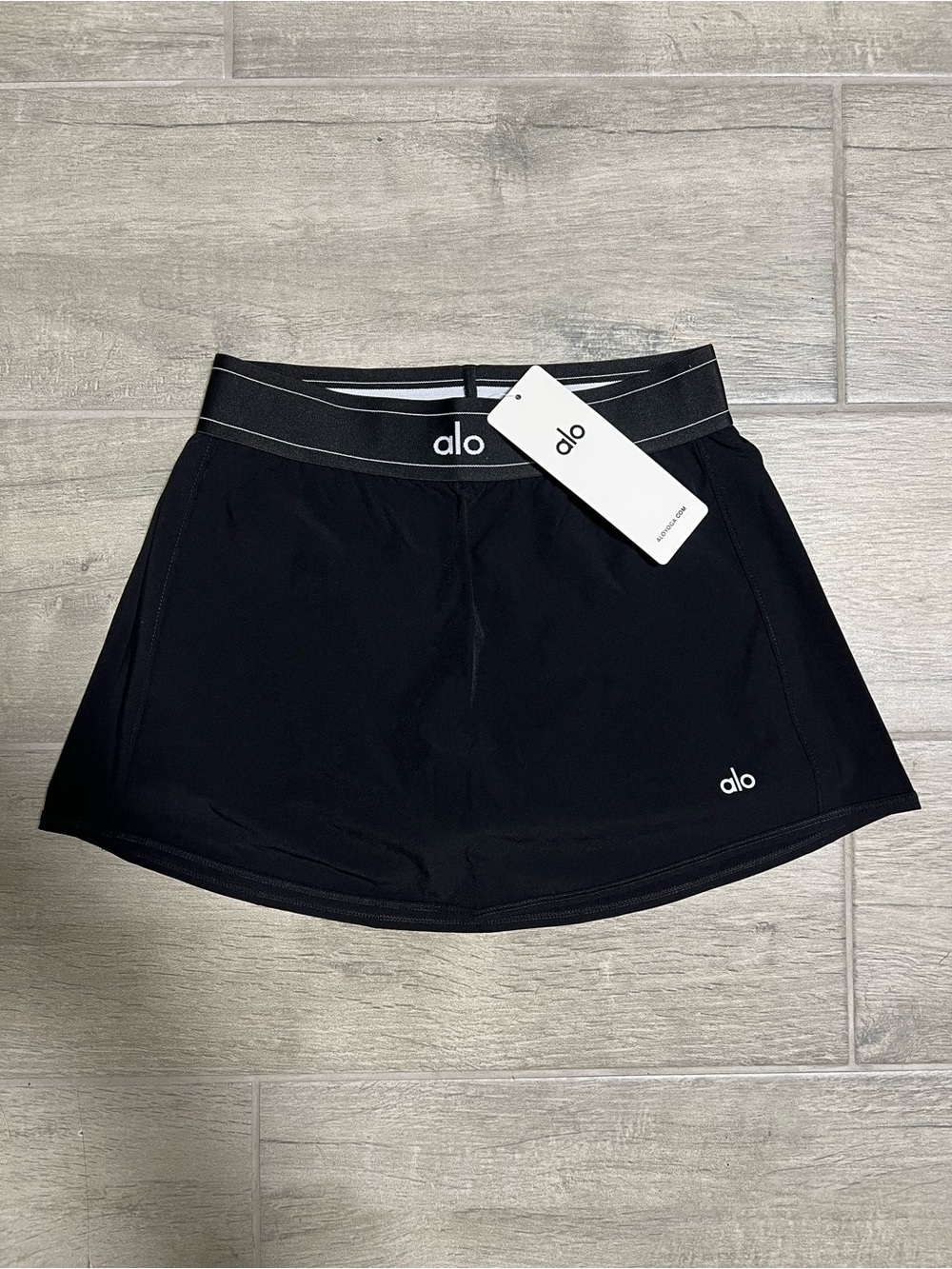 ALO Yoga Black Women’s Active Skort with Logo Waistband